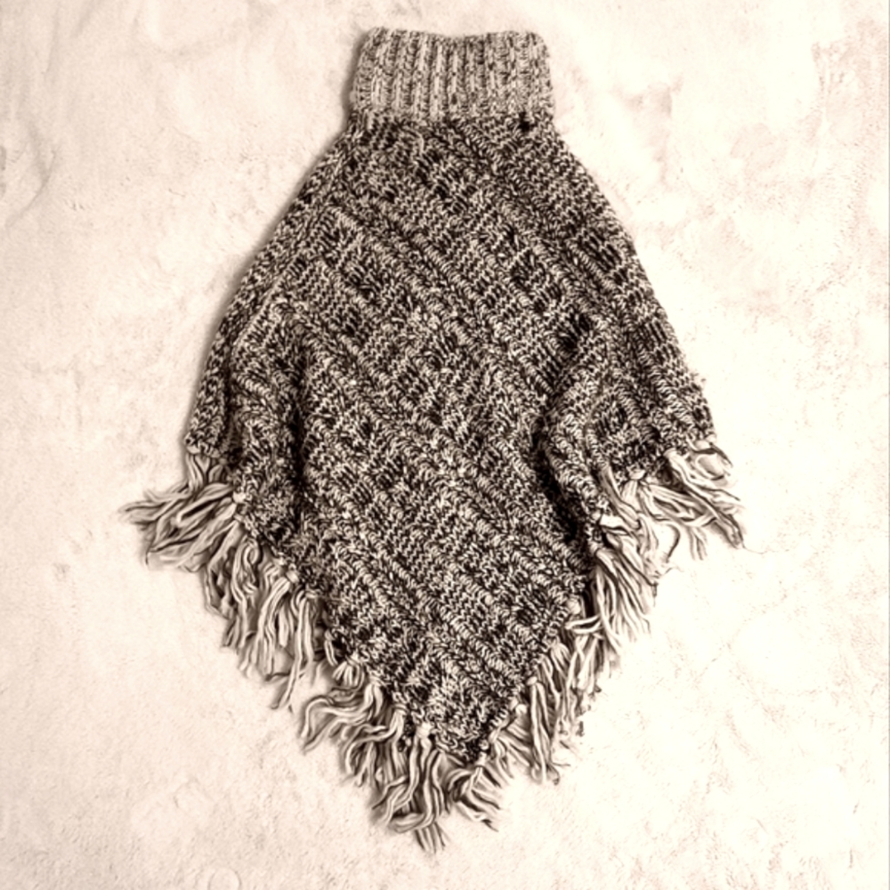 EYEFUL Soft Knit Poncho